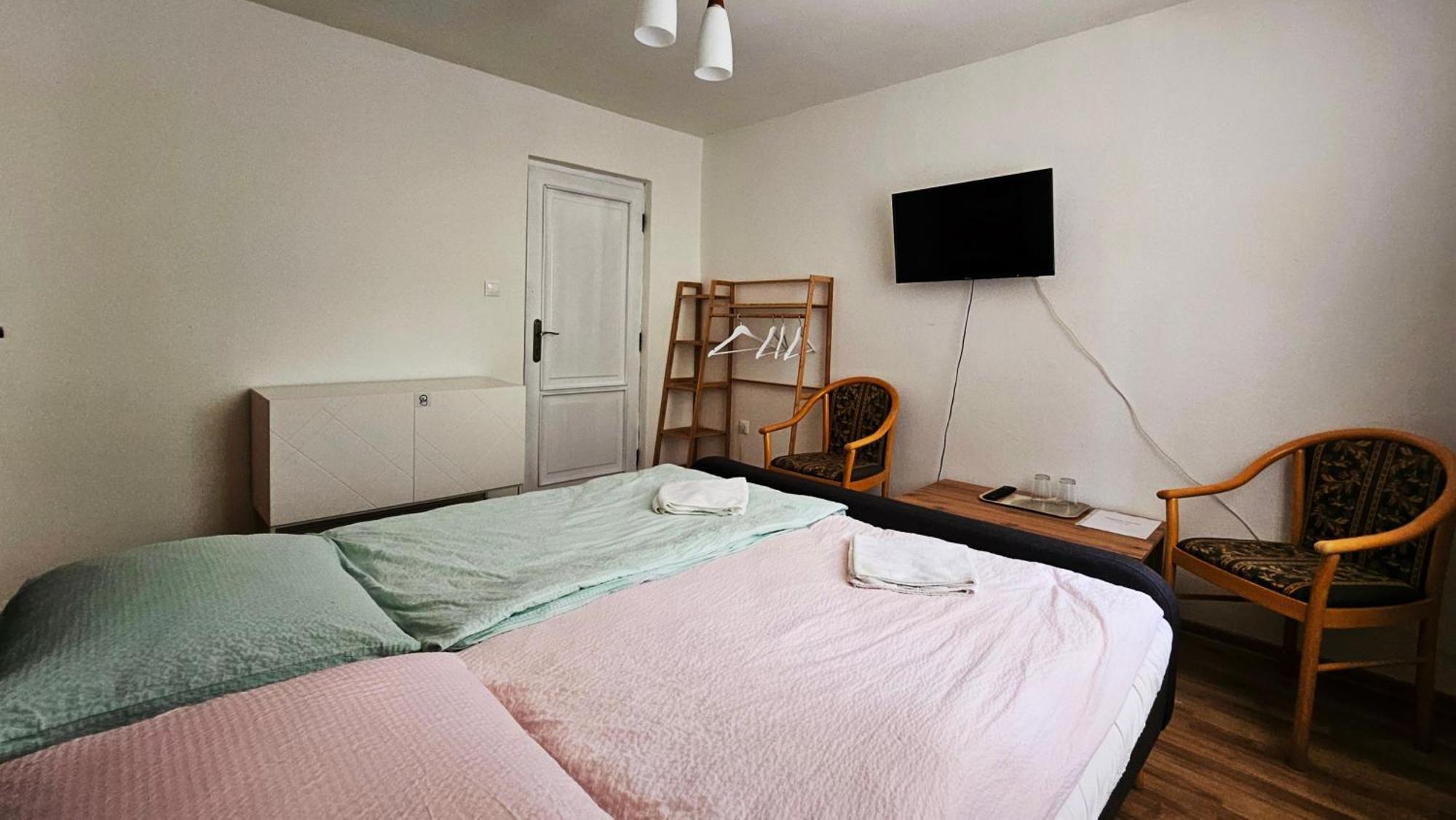 Penzion Toliar Hotel Stará Lesná Kültér fotó